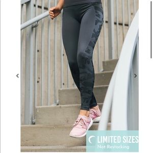 ZYIA Gray Camo Performance Hi-Rise Legging 7/8 24”